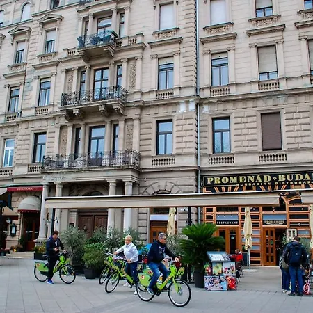 In Centre Of 아파트 부다페스트