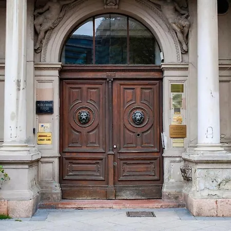 In Centre Of 아파트 부다페스트