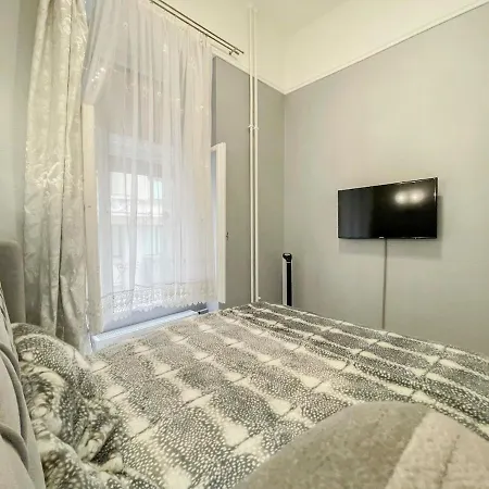 아파트 In Centre Of